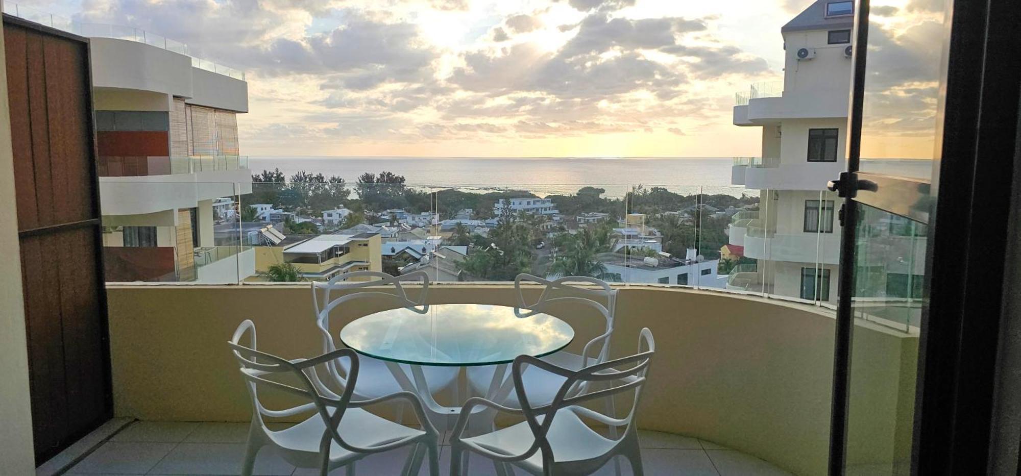 Zen Retreat With Stunning Sea Views And Sunsets Apartment Flic en Flac Exterior photo
